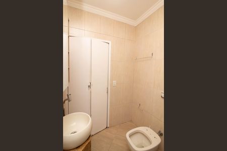 Casa para alugar com 400m², 4 quartos e 6 vagas Casa para alugar com 400m², 4 quartos e 6 vagasBanheiro 2
