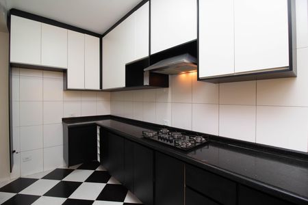 Casa para alugar com 400m², 4 quartos e 6 vagas Casa para alugar com 400m², 4 quartos e 6 vagasCozinha - Armários