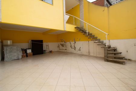 Casa para alugar com 400m², 4 quartos e 6 vagas Casa para alugar com 400m², 4 quartos e 6 vagasGaragem