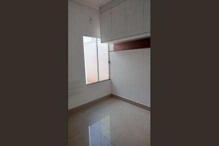 Casa à venda com 82m², 3 quartos e 1 vagaQuarto