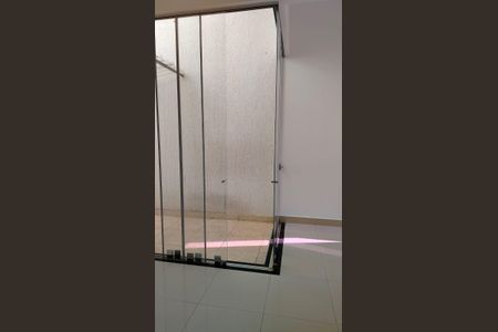 Casa à venda com 82m², 3 quartos e 1 vagacomodo