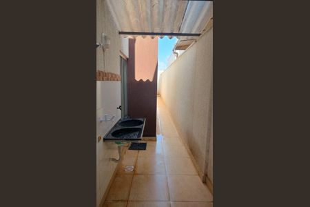 Casa à venda com 82m², 3 quartos e 1 vagaÁrea de Serviço