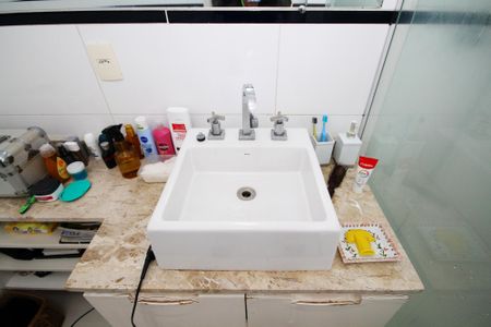 Casa de condomínio para alugar com 180m², 4 quartos e sem vaga Casa de condomínio para alugar com 180m², 4 quartos e sem vagaBanheiro Suíte 1