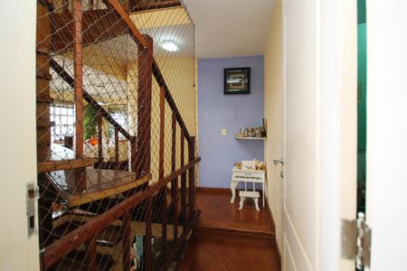 Casa de Condomínio para alugar com 4 quartos, 180m² em Granja Viana, Cotia