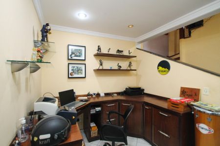 Casa de condomínio para alugar com 180m², 4 quartos e sem vaga Casa de condomínio para alugar com 180m², 4 quartos e sem vagaEscritório
