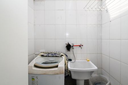 Casa de condomínio para alugar com 180m², 4 quartos e sem vaga Casa de condomínio para alugar com 180m², 4 quartos e sem vagaLavanderia