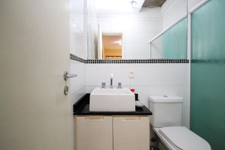 Casa de condomínio para alugar com 180m², 4 quartos e sem vaga Casa de condomínio para alugar com 180m², 4 quartos e sem vagaBanheiro