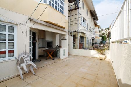 Casa de condomínio para alugar com 180m², 4 quartos e sem vaga Casa de condomínio para alugar com 180m², 4 quartos e sem vagaQuintal