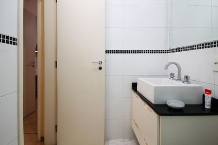 Banheiro de casa de condomínio para alugar com 4 quartos, 180m² em Granja Viana, Cotia
