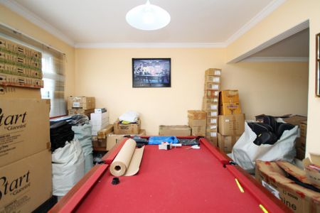 Casa de condomínio para alugar com 180m², 4 quartos e sem vaga Casa de condomínio para alugar com 180m², 4 quartos e sem vagaSala de Jogos