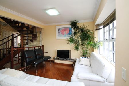 Casa de condomínio para alugar com 180m², 4 quartos e sem vaga Casa de condomínio para alugar com 180m², 4 quartos e sem vagaSala de Estar