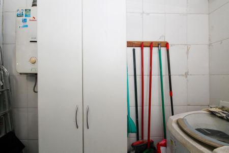 Casa de condomínio para alugar com 180m², 4 quartos e sem vaga Casa de condomínio para alugar com 180m², 4 quartos e sem vagaLavanderia