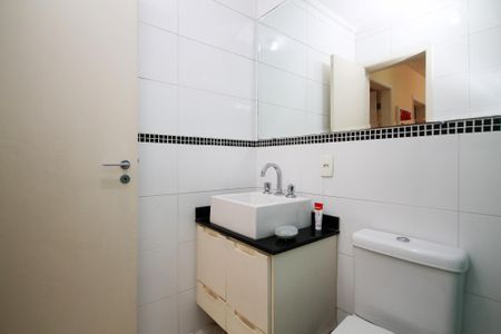 Casa de condomínio para alugar com 180m², 4 quartos e sem vaga Casa de condomínio para alugar com 180m², 4 quartos e sem vagaBanheiro