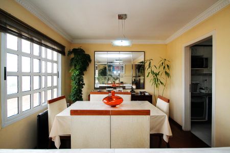 Casa de condomínio para alugar com 180m², 4 quartos e sem vaga Casa de condomínio para alugar com 180m², 4 quartos e sem vagaSala de Jantar
