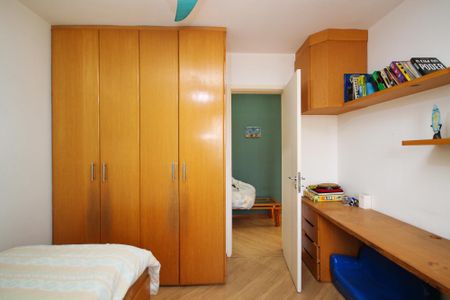 Casa de condomínio para alugar com 180m², 4 quartos e sem vaga Casa de condomínio para alugar com 180m², 4 quartos e sem vagaQuarto 2