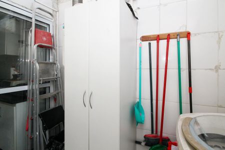 Casa de condomínio para alugar com 180m², 4 quartos e sem vaga Casa de condomínio para alugar com 180m², 4 quartos e sem vagaLavanderia
