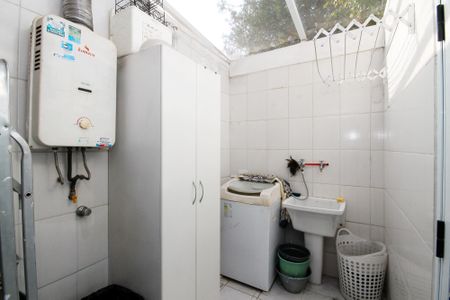 Casa de condomínio para alugar com 180m², 4 quartos e sem vaga Casa de condomínio para alugar com 180m², 4 quartos e sem vagaLavanderia