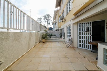 Casa de condomínio para alugar com 180m², 4 quartos e sem vaga Casa de condomínio para alugar com 180m², 4 quartos e sem vagaQuintal