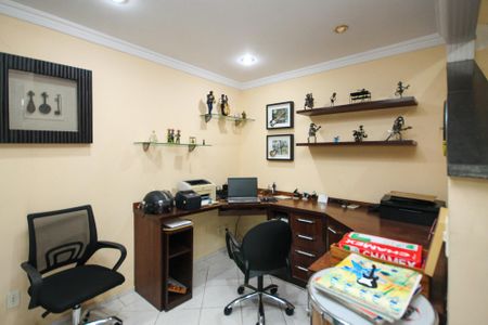 Casa de condomínio para alugar com 180m², 4 quartos e sem vaga Casa de condomínio para alugar com 180m², 4 quartos e sem vagaEscritório