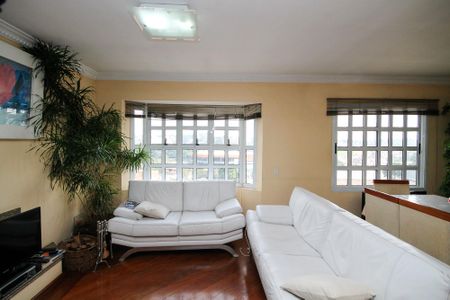 Casa de condomínio para alugar com 180m², 4 quartos e sem vaga Casa de condomínio para alugar com 180m², 4 quartos e sem vagaSala de Estar