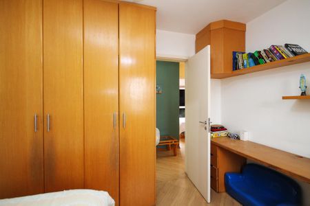 Casa de condomínio para alugar com 180m², 4 quartos e sem vaga Casa de condomínio para alugar com 180m², 4 quartos e sem vagaQuarto 2