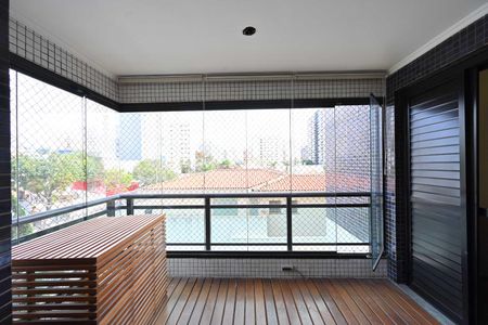 Apartamento para alugar com 130m², 3 quartos e 1 vaga Apartamento para alugar com 130m², 3 quartos e 1 vagaVaranda