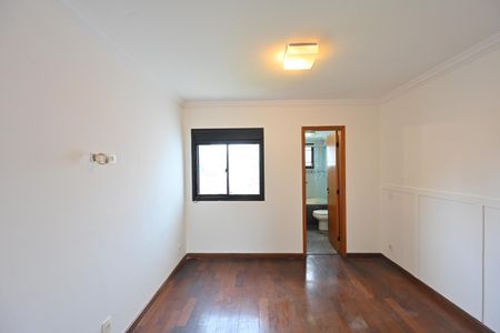 Apartamento para alugar com 130m², 3 quartos e 1 vaga Apartamento para alugar com 130m², 3 quartos e 1 vagaSuíte 1