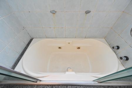 Apartamento para alugar com 130m², 3 quartos e 1 vaga Apartamento para alugar com 130m², 3 quartos e 1 vagaBanheiro da Suíte 1