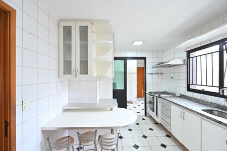 Apartamento para alugar com 130m², 3 quartos e 1 vaga Apartamento para alugar com 130m², 3 quartos e 1 vagaCozinha
