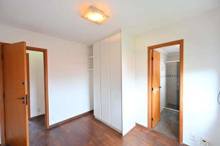 Apartamento para alugar com 130m², 3 quartos e 1 vaga Apartamento para alugar com 130m², 3 quartos e 1 vagaQuarto 3