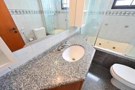 Apartamento para alugar com 130m², 3 quartos e 1 vaga Apartamento para alugar com 130m², 3 quartos e 1 vagaBanheiro da Suíte 1