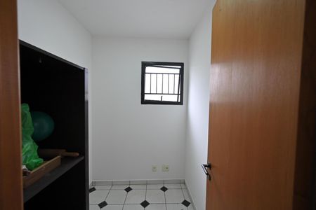 Apartamento para alugar com 130m², 3 quartos e 1 vaga Apartamento para alugar com 130m², 3 quartos e 1 vagaQuarto de Servico