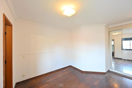 Apartamento para alugar com 130m², 3 quartos e 1 vaga Apartamento para alugar com 130m², 3 quartos e 1 vagaSuíte 1