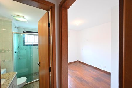 Apartamento para alugar com 130m², 3 quartos e 1 vaga Apartamento para alugar com 130m², 3 quartos e 1 vagaSuíte 2