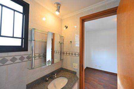 Apartamento para alugar com 130m², 3 quartos e 1 vaga Apartamento para alugar com 130m², 3 quartos e 1 vagaBanheiro do Quarto 3