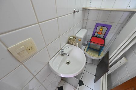 Apartamento para alugar com 130m², 3 quartos e 1 vaga Apartamento para alugar com 130m², 3 quartos e 1 vagaBanheiro de Serviço