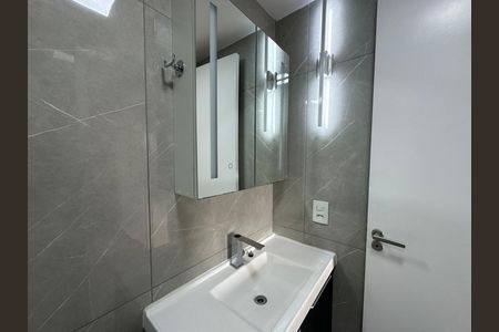 Apartamento para alugar com 74m², 3 quartos e 2 vagas Apartamento para alugar com 74m², 3 quartos e 2 vagasBanheiro da Suíte
