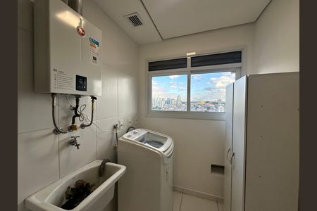 Área de Serviço de apartamento para alugar com 3 quartos, 74m² em Jardim Tupanci, Barueri