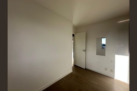 Quarto 1 de apartamento para alugar com 3 quartos, 74m² em Jardim Tupanci, Barueri