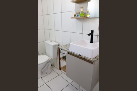 Banheiro de apartamento à venda com 2 quartos, 48m² em Metalúrgicos, Osasco