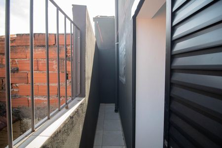 VARANDA DO QUARTO 1 de casa para alugar com 2 quartos, 35m² em Vila Guilherme, São Paulo