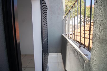 VARANDA DO QUARTO 1 de casa para alugar com 2 quartos, 35m² em Vila Guilherme, São Paulo