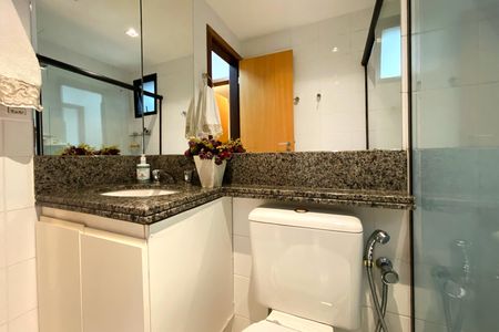 Apartamento à venda com 87m², 3 quartos e 2 vagas Apartamento à venda com 87m², 3 quartos e 2 vagasBanheiro