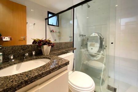 Apartamento à venda com 87m², 3 quartos e 2 vagas Apartamento à venda com 87m², 3 quartos e 2 vagasBanheiro