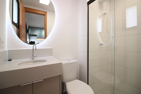 Banheiro de kitnet/studio para alugar com 1 quarto, 24m² em Centro, Osasco