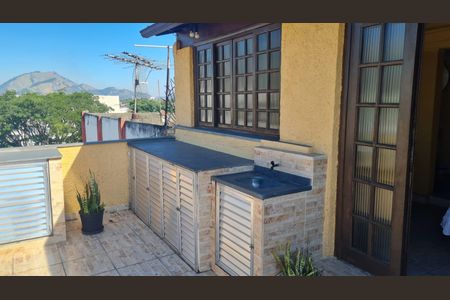 Apartamento à venda com 130m², 2 quartos e sem vaga Apartamento à venda com 130m², 2 quartos e sem vagaÁrea de serviço