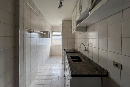 Cozinha de apartamento para alugar com 2 quartos, 54m² em Vila Nair, São Paulo