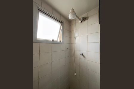 Banheiro de apartamento para alugar com 2 quartos, 54m² em Vila Nair, São Paulo