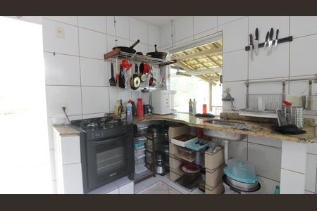 Cozinha de casa para alugar com 6 quartos, 236m² em Caravelas, Cabo Frio