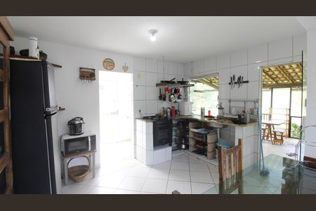 Cozinha de casa para alugar com 6 quartos, 236m² em Caravelas, Cabo Frio